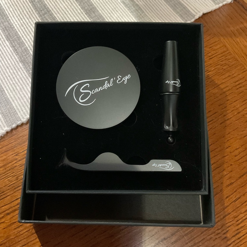 Scandal’Eye Lashes New In Box